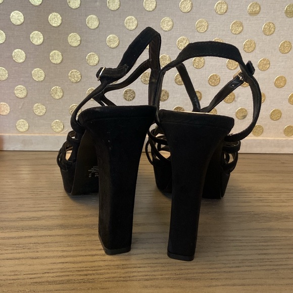 💜Fergalicous Black Suede Platform High Heels Strap Sandals size 10 Nwot - Picture 4 of 12